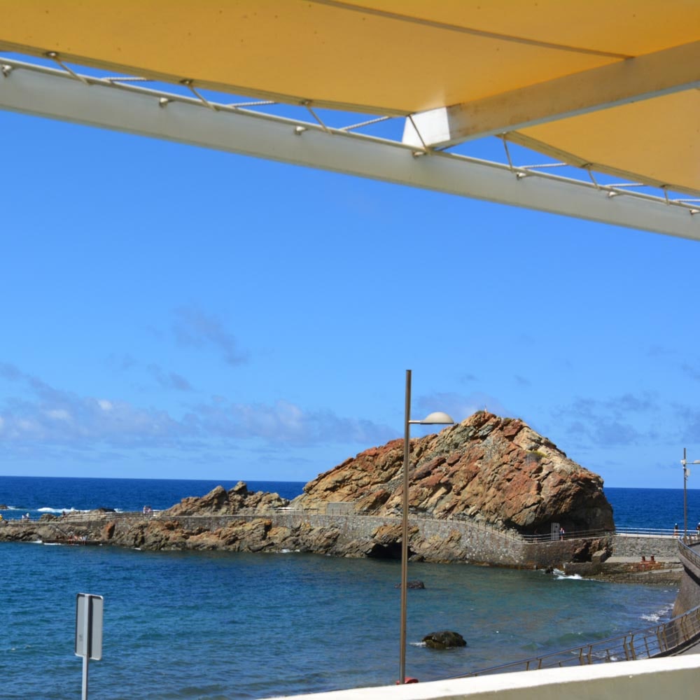 ista desde la terraza del restaurante de la playa de Almáciga - Disfrute costero en Casa África Restaurante Playa