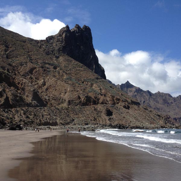 Playa de Almáciga - Arena y mar en Casa África Restaurante Playa