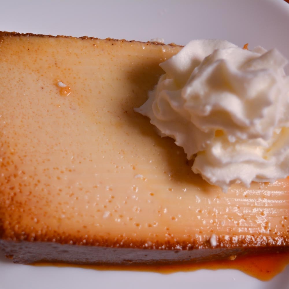 Quesillo o flan con nata - Dulce tentación en Casa África Restaurante Playa